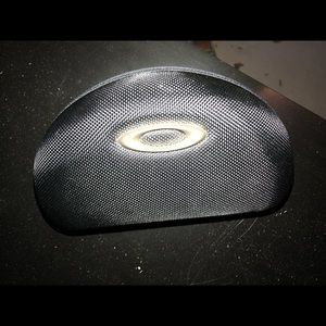 OAKLEY SUNGLASSES CASE